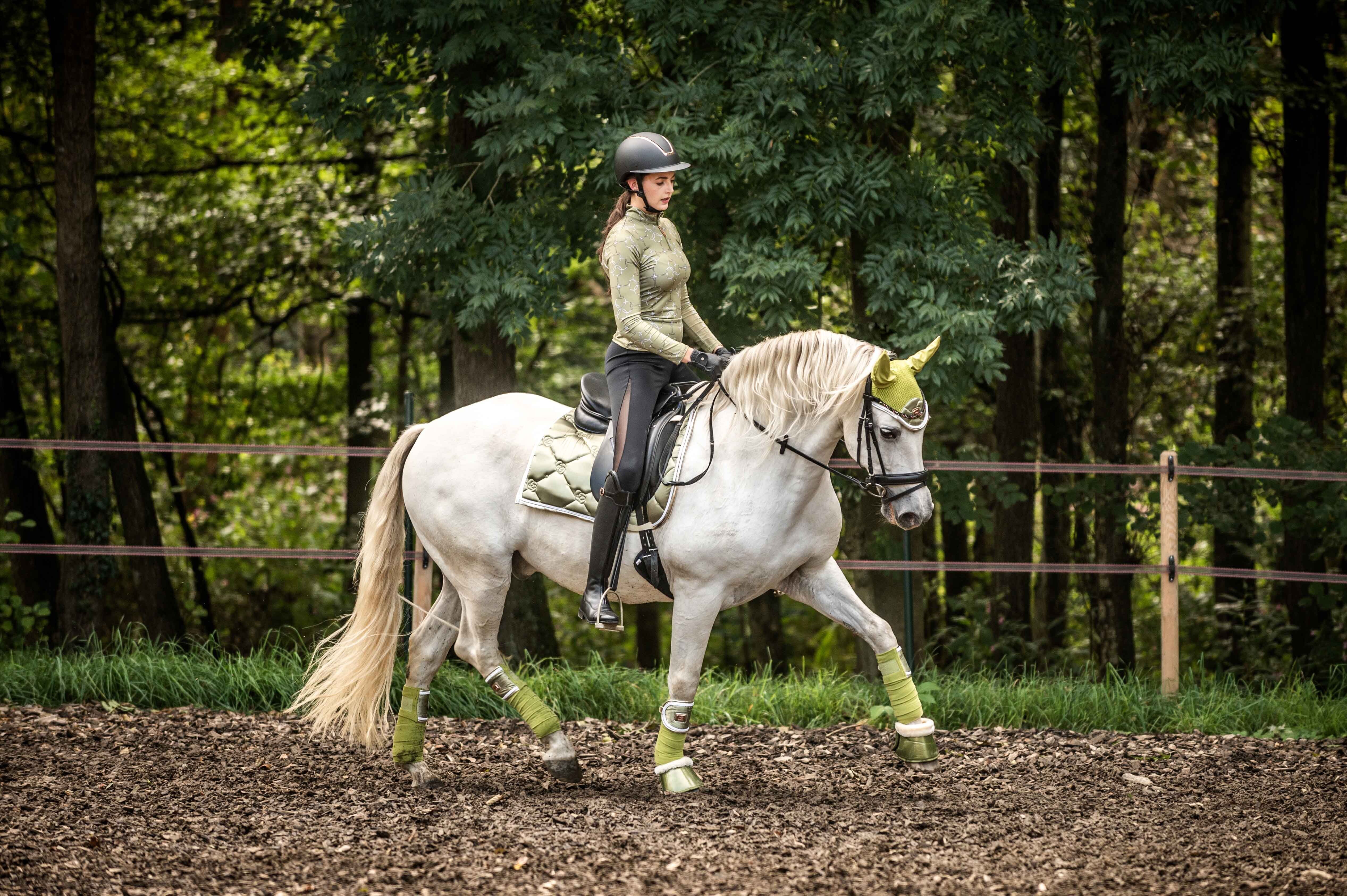 HKM hut – Edinburgh Pistachio