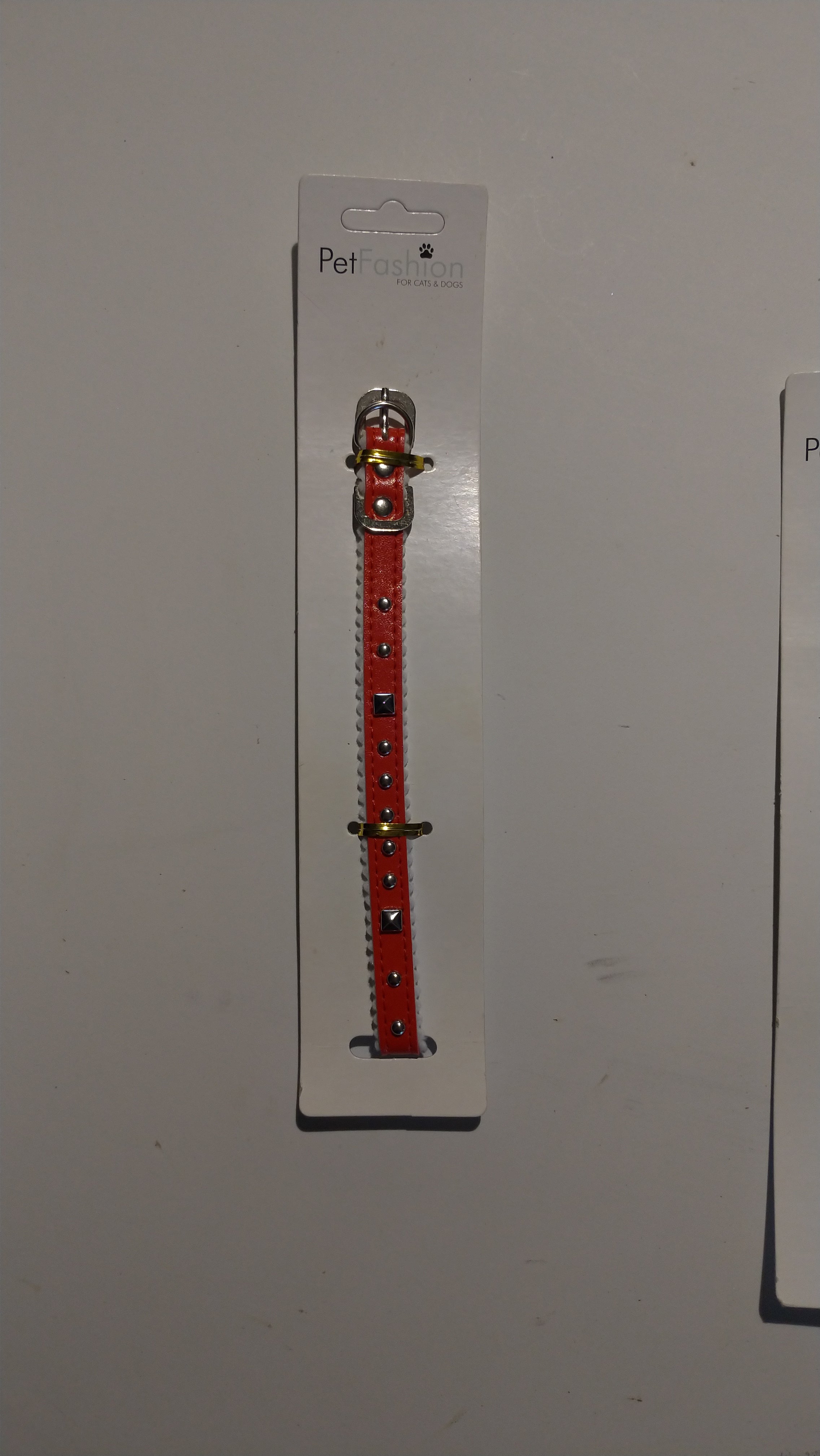 Kattehalsbånd "læderlook" med nitter - 3 farver